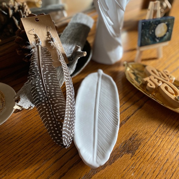 “Spot an Angel” Celtic Feather Earrings - Picture 3 of 3